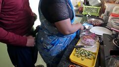 play Maid Indian Swathi no puede resistir el Bulldick abultado del hombre de Desi