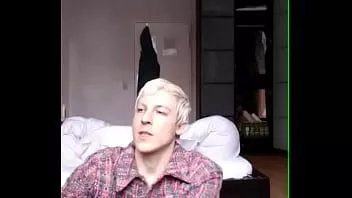 play Sissy is altijd hongerig naar rauwe lul