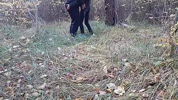 play Aus Versehen echten Lesbensex im Wald gefilmt - lesbische Illusionsmädchen