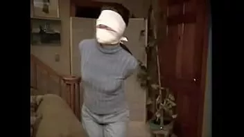 play Blindfolded and tied girl stands and hope