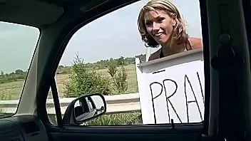 play Street Predators-Serie. Trampendes Mädchen in Schwierigkeiten. Teil 1. Sie am Straßenrand einfangen.