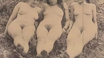 play Vintage lesbians, two centuries of lesbian love