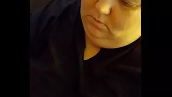 تشغيل تدعوني جارتي bbw في مكانها وهي تحب مص القضيب كثيرًا