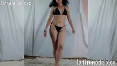 Reproduzir Elenco sensual de adolescente latina: bunda grande e peitos pequenos em lingerie