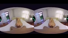 Play Hardcore Gardening: Blonde's Shaved Pussy in POV VR