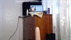 Играть Толстая бледная кам-модель с большой шикарной задницей в соблазнительном экшене