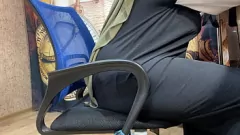 play MILF arab-îmbrăcat în hijab are o sesiune solo aburitoare cu handjob și fundul mare