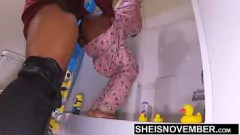 Reproducir Big Dick Pov DoggyStyle: la joven ébano Sheisnovember toma BBC áspera en Petite Pussy