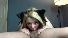 Afspelen Lavendel Snowe als kattenmeisje in een hardcore cosplay POV pijpbeurt met deepthroat, keelneuk en sperma in mond