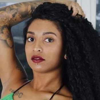 পর্নস্টার Ariella Ferraz